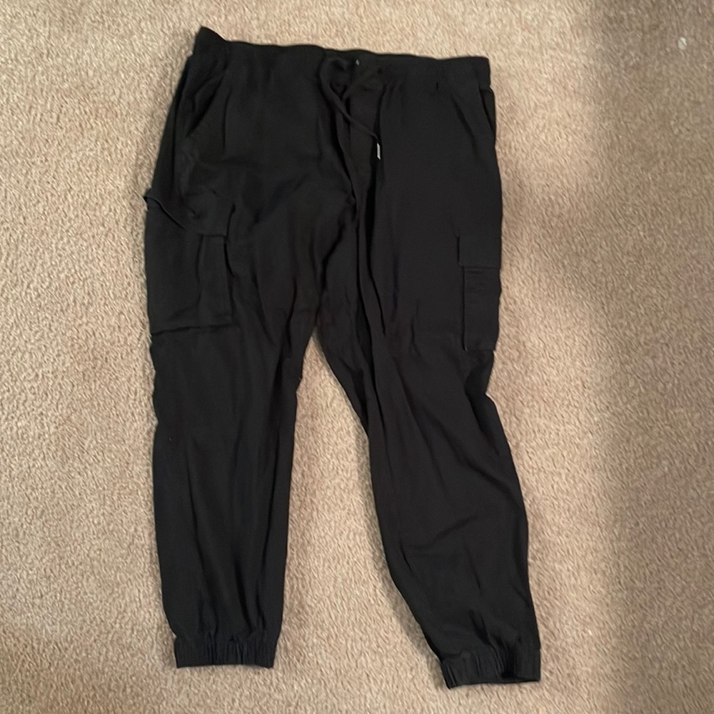 Gap jogger pants
Size XL
Black
Worn once, in great condition